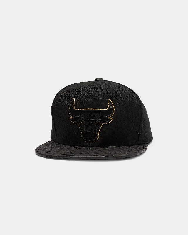 Mitchell & Ness Chicago Bulls Royalty Carp Luxury Snapback Black/OTC